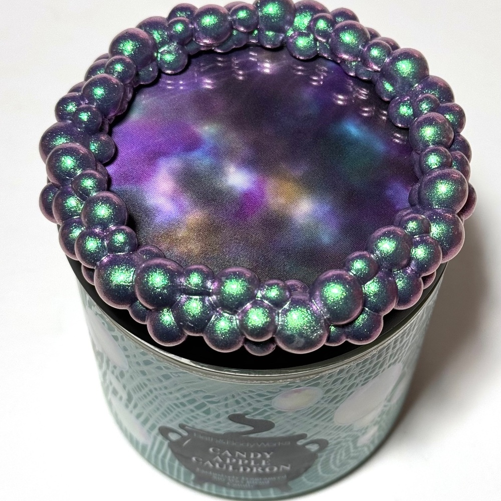 CANDY APPLE CAULDRON 3-Wick Candle - Picture 4 of 4